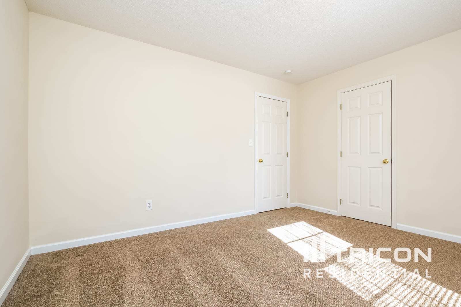 Building Photo - 1601 Larkwood Dr