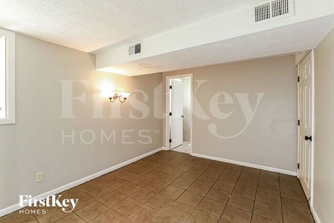Building Photo - 19112 E Ponca Dr