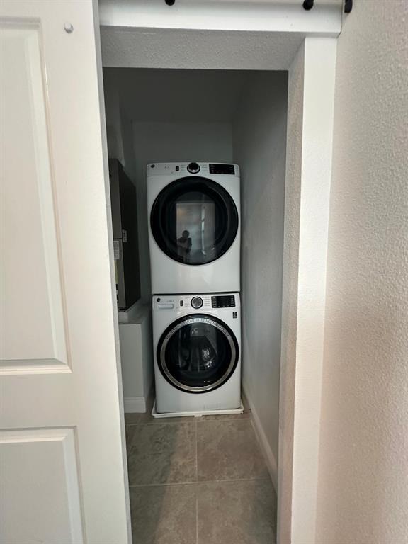 Building Photo - 8941 Sperry St