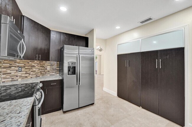 Building Photo - 949 Jade Ct