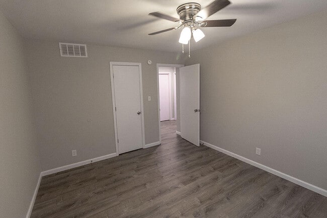 Building Photo - 7300 N Moberly Dr