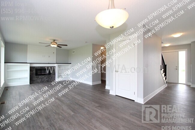 Building Photo - 5374 Destiny Dr