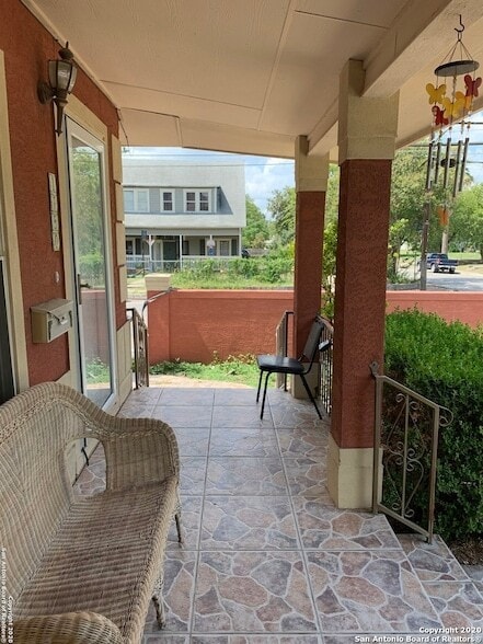 Building Photo - 1750 W Craig Pl