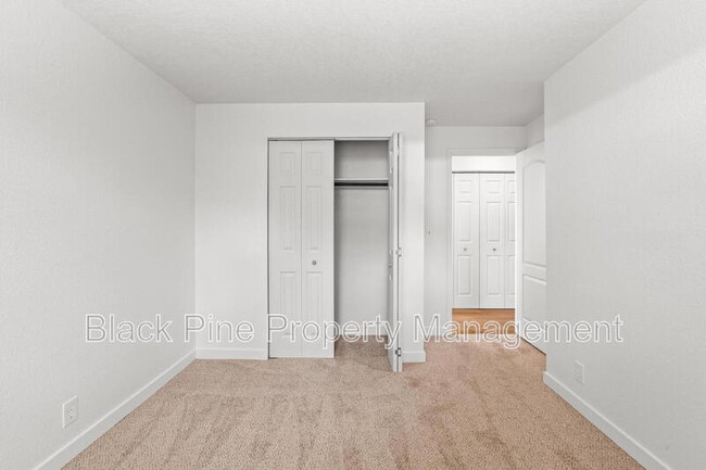 Building Photo - 4872 W Bethel St