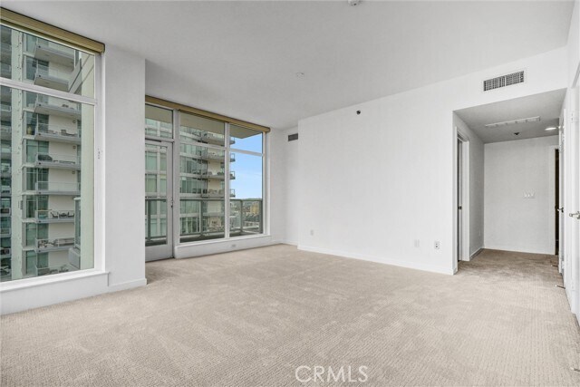 Building Photo - 411 W Seaside Way
