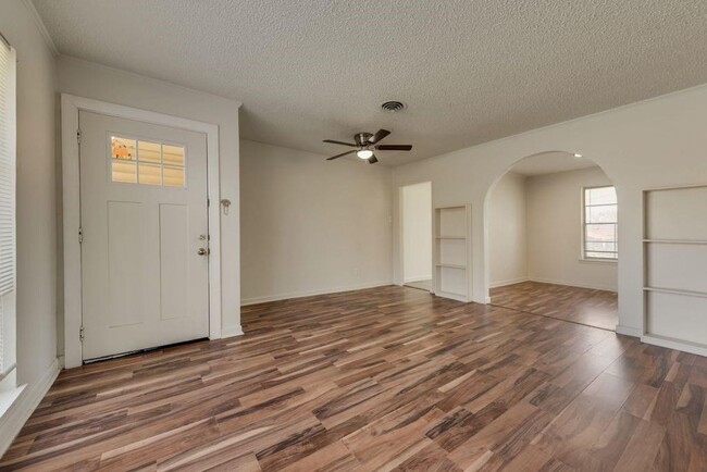 Building Photo - For Lease – Newly Renovated Home in the He...