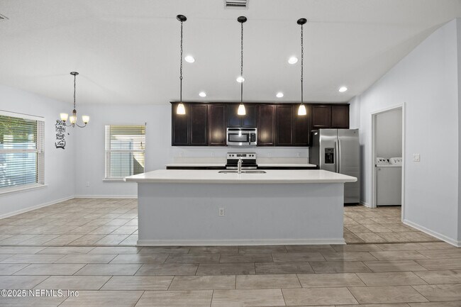 Building Photo - 2772 Bluff Estate Way