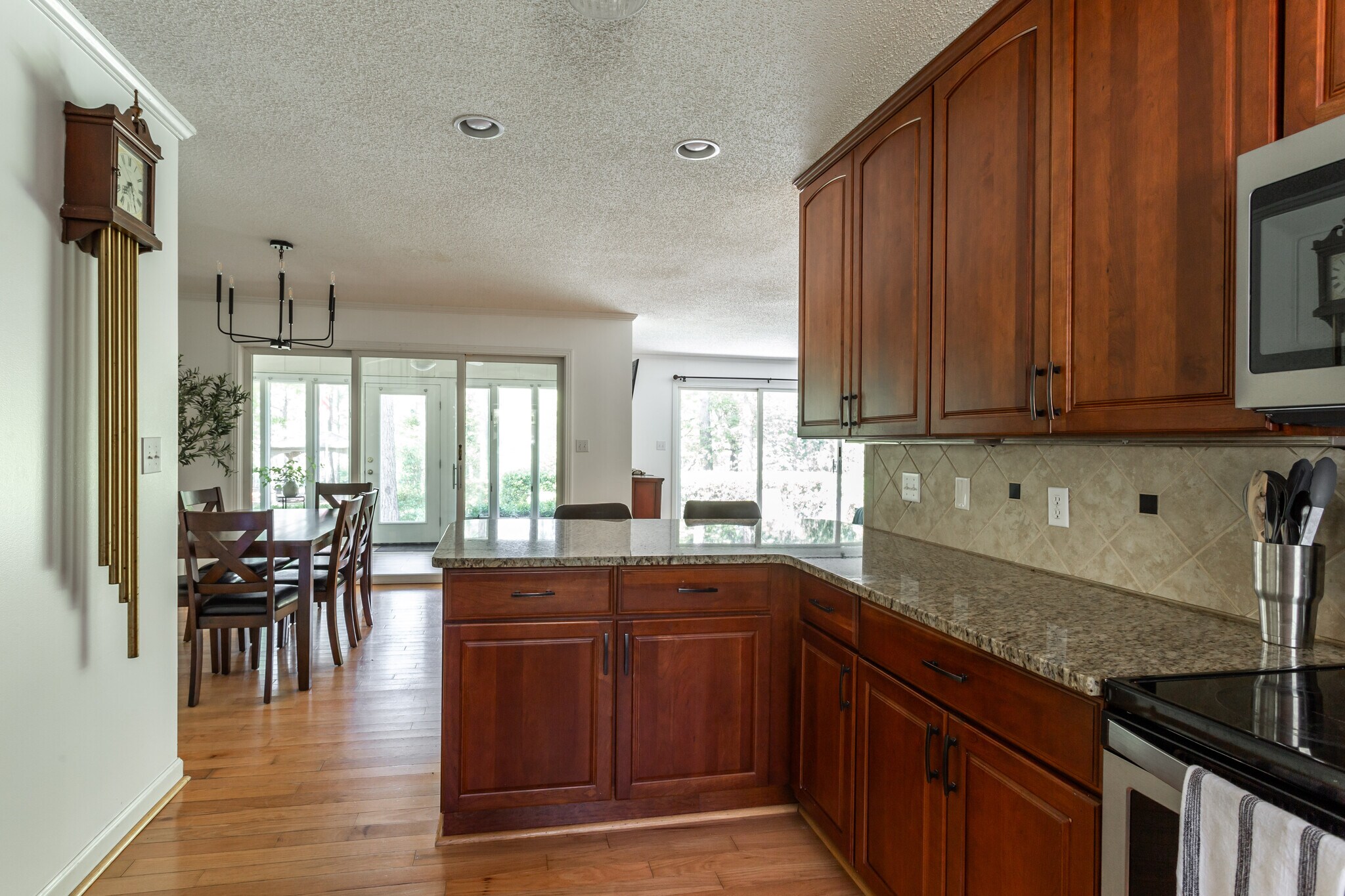Building Photo - 18 Windsong Pl