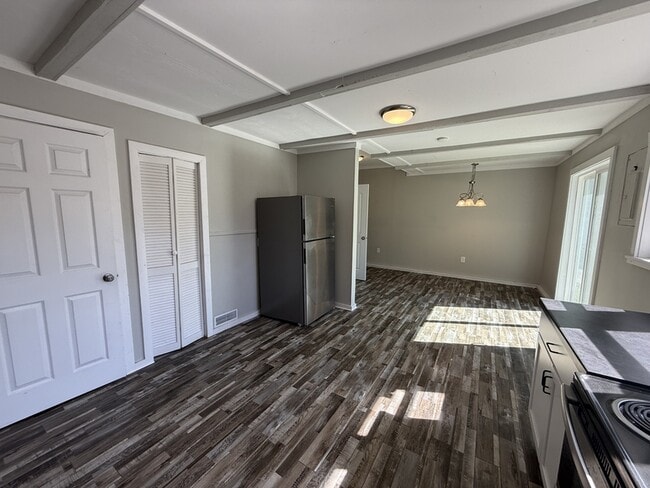 Building Photo - 23 E Brown St