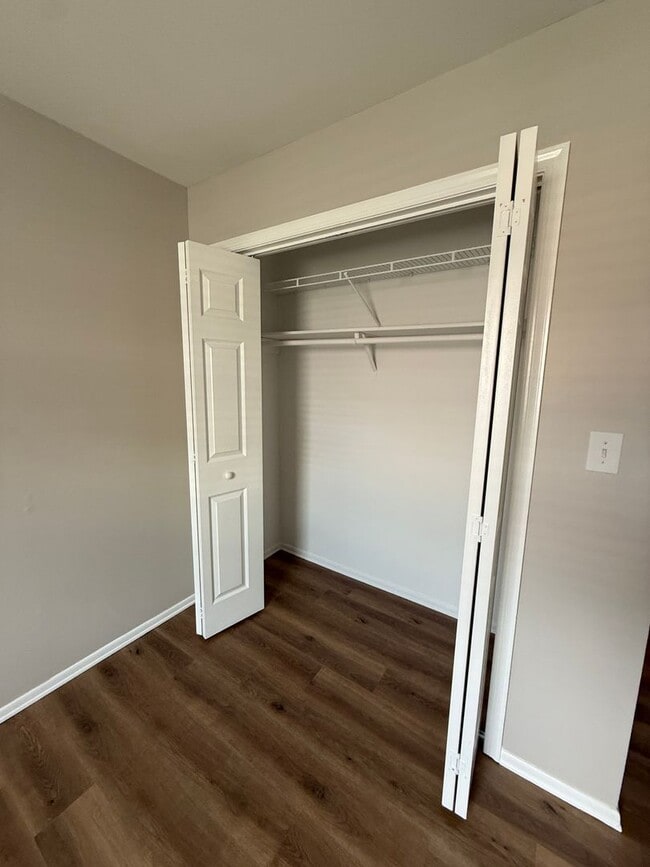 Building Photo - Beautifully updated 3-bedroom townhome in the heart of South Charlotte.