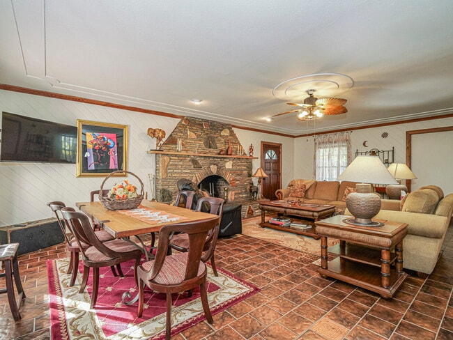 Building Photo - 174 Joy Haven Dr