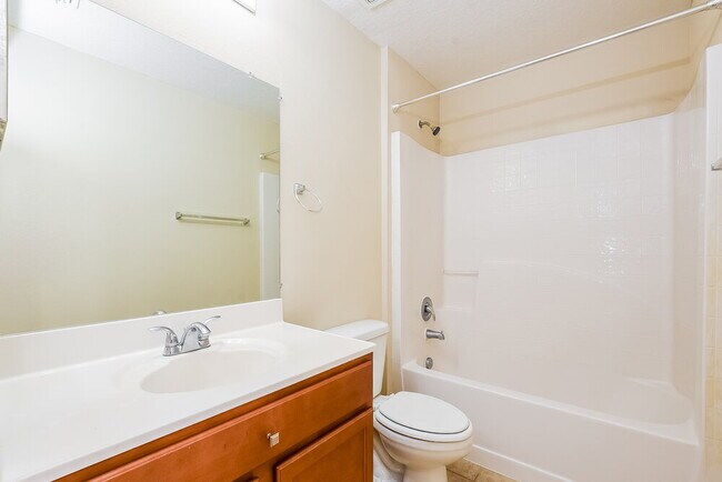 Building Photo - 5201 Silver Thistle Ln