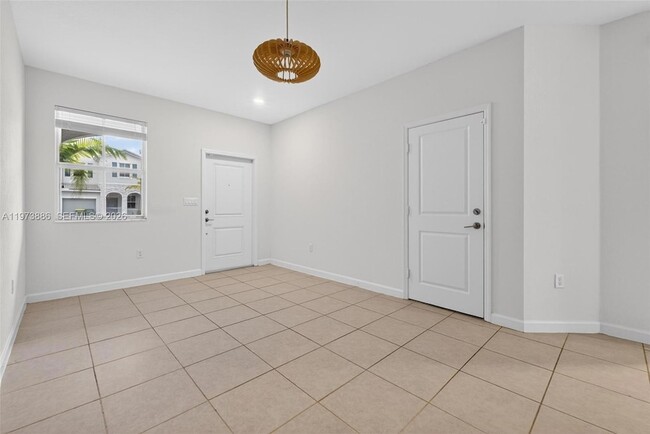 Building Photo - 2662 SE 10th St