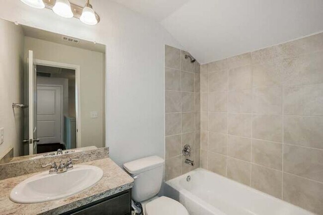 Building Photo - 3723 Somers Crest