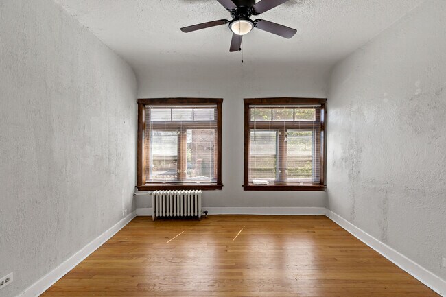 Building Photo - 11059 S Hoyne Ave