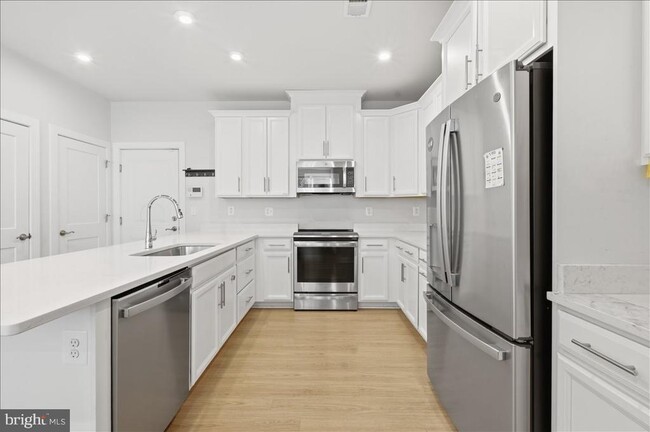 Building Photo - 13538 Sayward Blvd