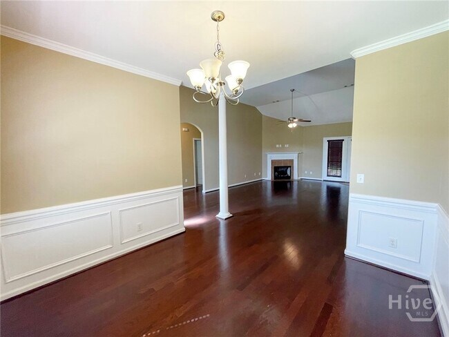 Building Photo - 216 Carlisle Way