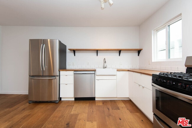 Building Photo - 3933 Marathon St