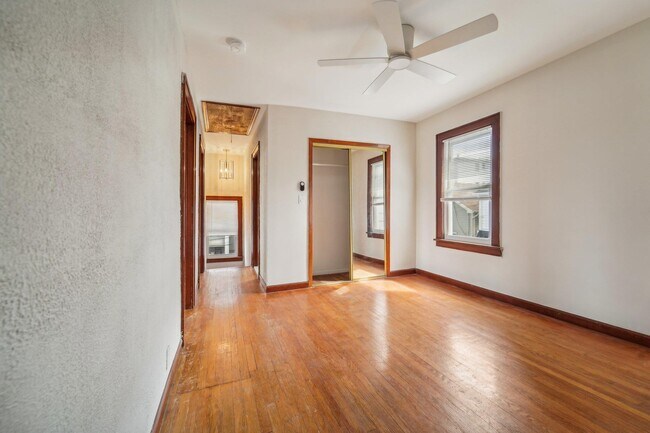 Building Photo - 106 Lincoln Ave