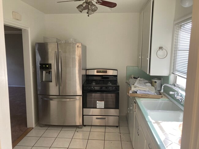 Kitchen - 205 N Mountain Ave