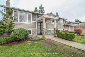 Building Photo - 604 9th Ave