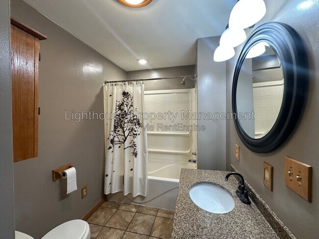 Building Photo - 115 N 30th St