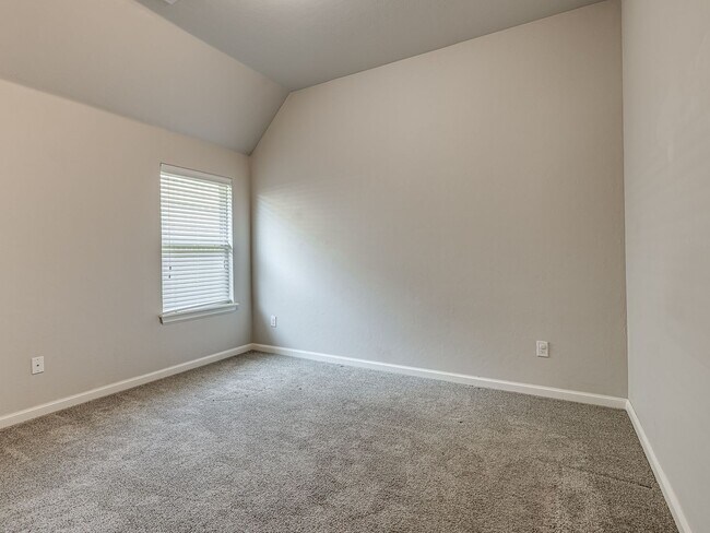 Building Photo - 3 Bed/2 Bath Beacon Home in Rush Brook Add...