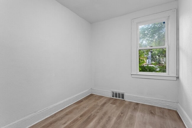Building Photo - 7405 Garden St