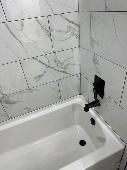 Building Photo - 3475 Meadowlane Pl SW