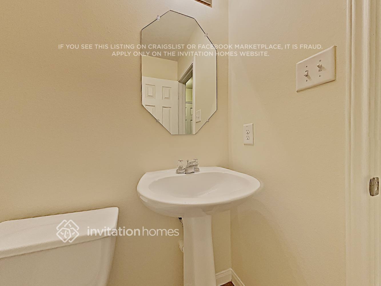 Building Photo - 12002 Jillian Crossing Dr