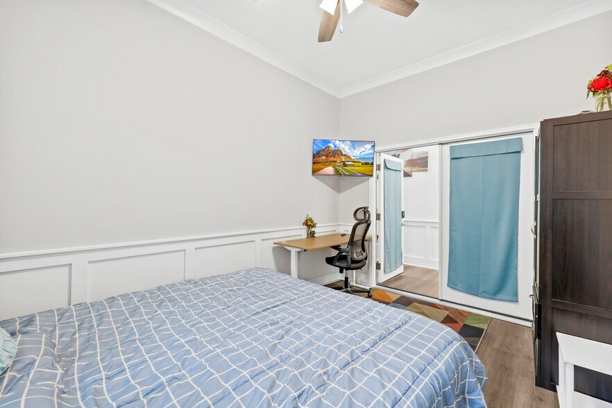 Building Photo - Room in House on Grace Ln