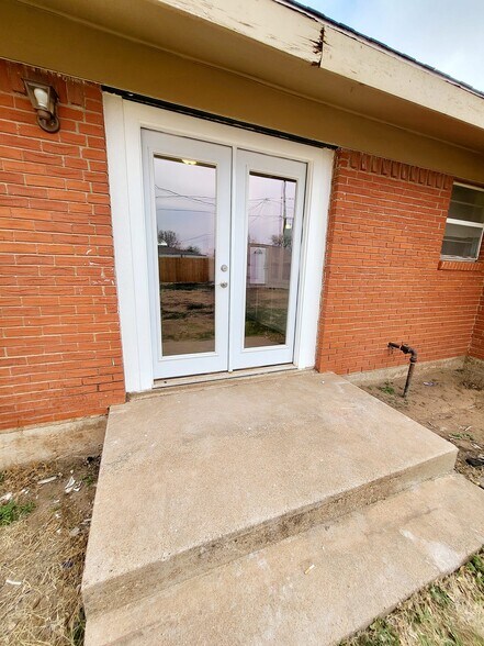 Building Photo - 3505 Houston Ave