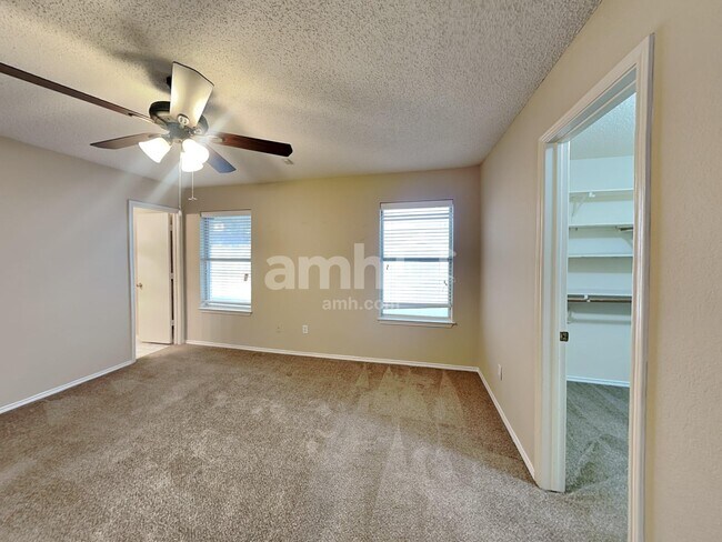 Building Photo - 8432 Odell St