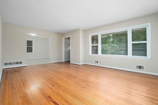 Building Photo - 3 bdrm, 2 bath home near Emory and the CDC