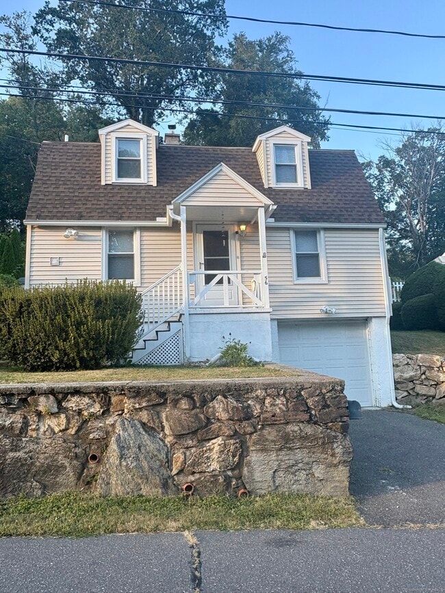 Primary Photo - 56 Warner Ave