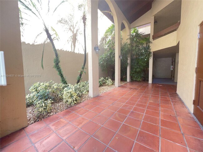 Building Photo - 9255 SW 125th Ave