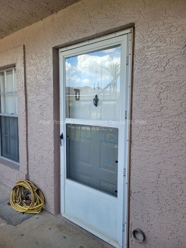 Building Photo - 4903 Myrtle Oak Dr