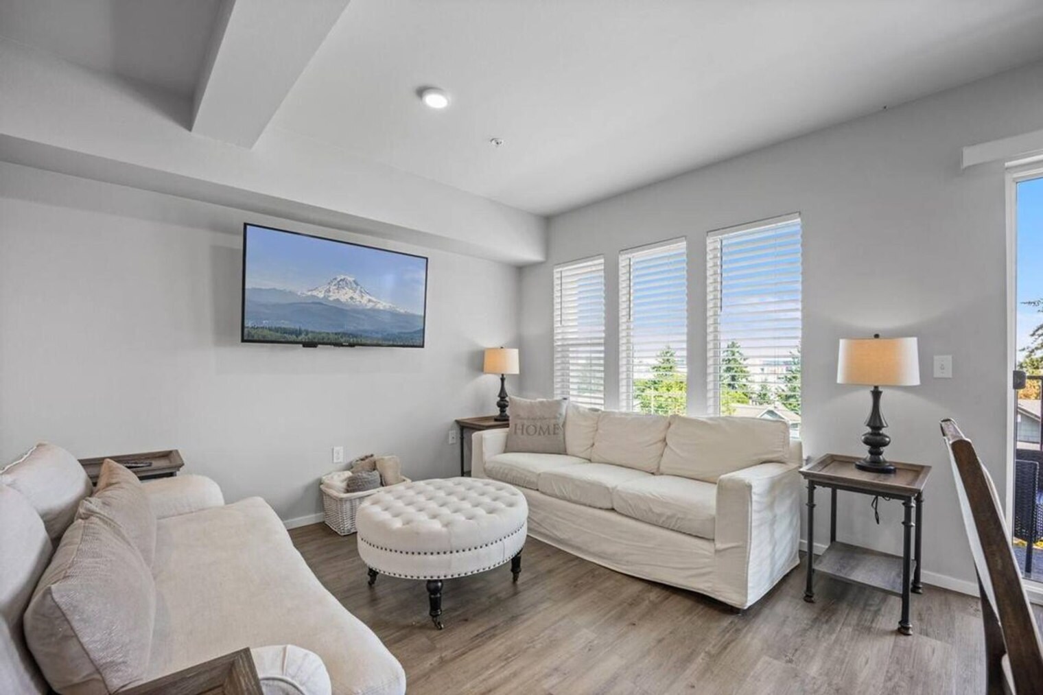 Building Photo - 624 E 32nd St