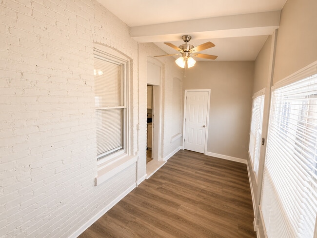 Building Photo - 6110 S Ingleside Ave