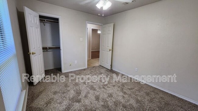 Building Photo - 140 W Stage Coach Trl