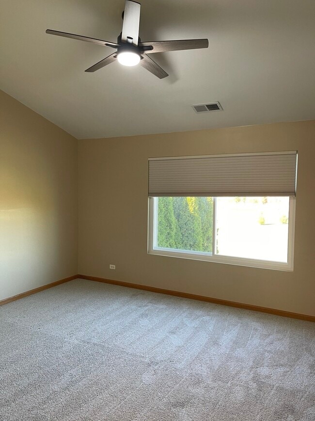 Building Photo - 2617 Carrolwood Rd