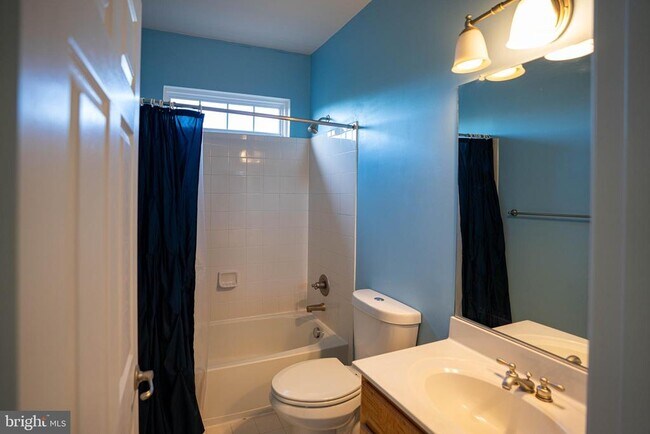 Building Photo - 9571 Linnett Hill Dr