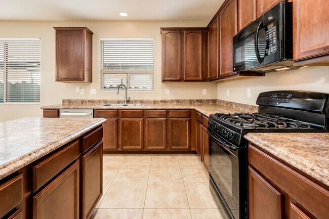 Building Photo - 17525 W Larkspur Dr