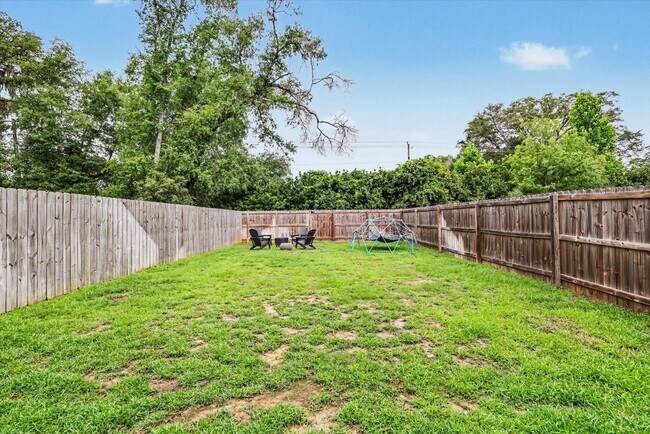 Building Photo - 414 Grand Oaks Rd