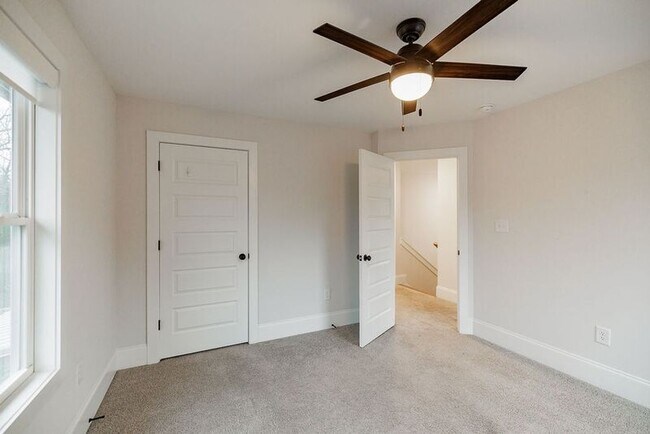 Building Photo - 125 Harper St