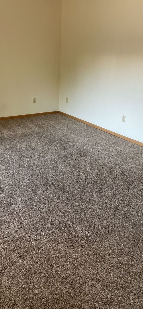 Building Photo - Bright & Convenient Townhouse Living!