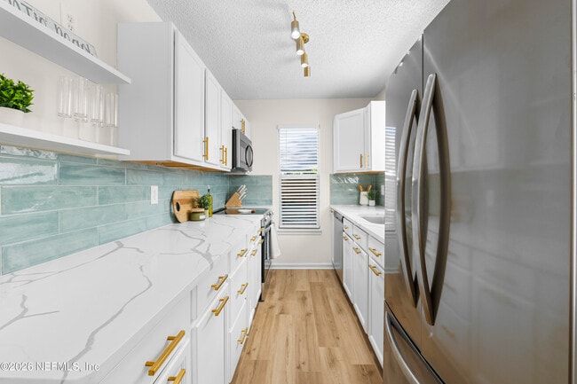 Building Photo - 1105 Mimosa Cove Ct W