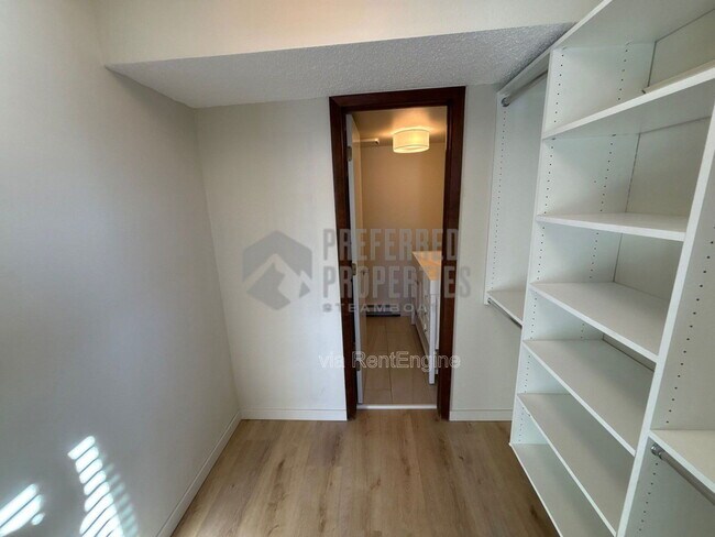 Building Photo - 1555 Shadow Run Ct