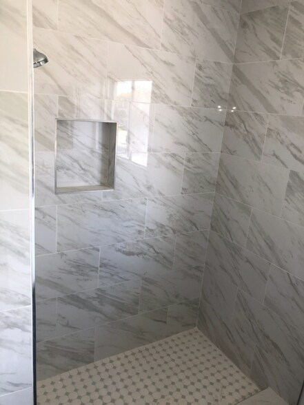 Building Photo - 1136 S Holt Ave