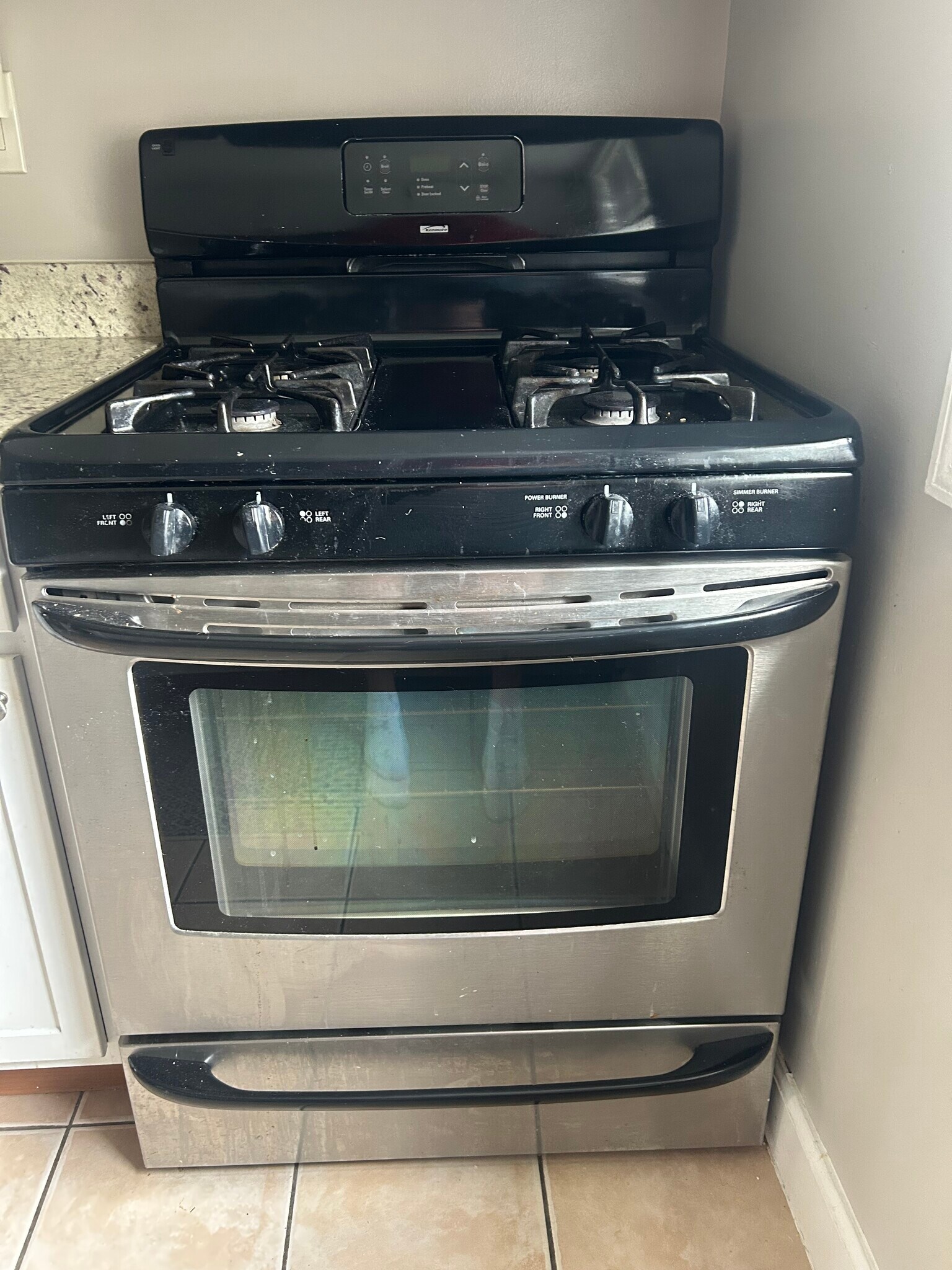 Oven - 4354 N Pershing Dr